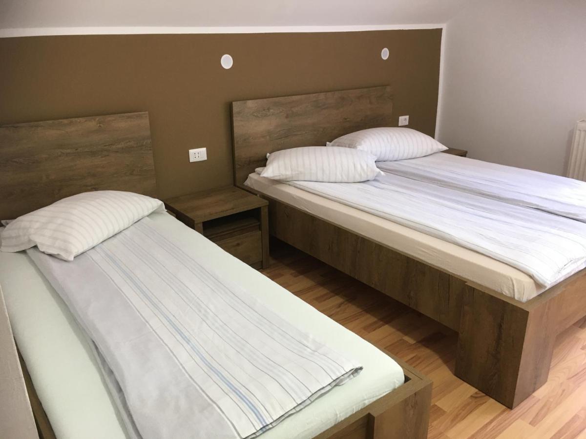 Casa Popa'S Hotel Cîrţişoara Bagian luar foto